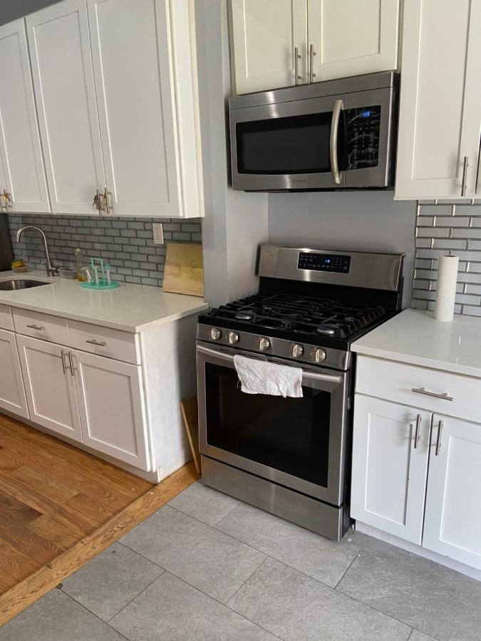 A Spacious Room In Queens New York Bagian luar foto