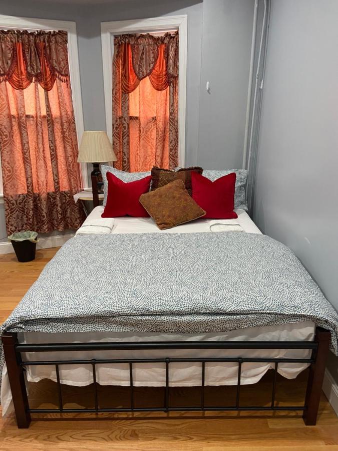 A Spacious Room In Queens New York Bagian luar foto