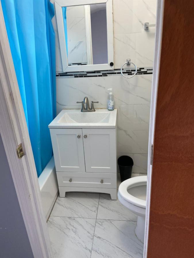 A Spacious Room In Queens New York Bagian luar foto
